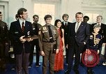 Standbild Pfadfinder treffen Präsident Richard Nixon Washington DC USA, 1974, aus Sekunde 24 historischem Filmmaterial Videoclip 65675071003