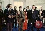 Standbild Pfadfinder treffen Präsident Richard Nixon Washington DC USA, 1974, aus Sekunde 25 historischem Filmmaterial Videoclip 65675071003