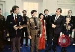 Standbild Pfadfinder treffen Präsident Richard Nixon Washington DC USA, 1974, aus Sekunde 27 historischem Filmmaterial Videoclip 65675071003