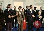 Standbild Pfadfinder treffen Präsident Richard Nixon Washington DC USA, 1974, aus Sekunde 29 historischem Filmmaterial Videoclip 65675071003