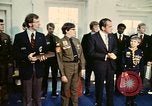 Standbild Pfadfinder treffen Präsident Richard Nixon Washington DC USA, 1974, aus Sekunde 30 historischem Filmmaterial Videoclip 65675071003