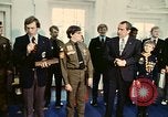 Standbild Pfadfinder treffen Präsident Richard Nixon Washington DC USA, 1974, aus Sekunde 31 historischem Filmmaterial Videoclip 65675071003
