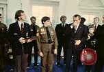 Standbild Pfadfinder treffen Präsident Richard Nixon Washington DC USA, 1974, aus Sekunde 33 historischem Filmmaterial Videoclip 65675071003