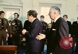 Standbild Pfadfinder treffen Präsident Richard Nixon Washington DC USA, 1974, aus Sekunde 36 historischem Filmmaterial Videoclip 65675071003