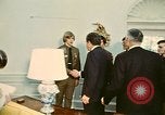 Standbild Pfadfinder treffen Präsident Richard Nixon Washington DC USA, 1974, aus Sekunde 39 historischem Filmmaterial Videoclip 65675071003