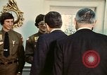 Standbild Pfadfinder treffen Präsident Richard Nixon Washington DC USA, 1974, aus Sekunde 43 historischem Filmmaterial Videoclip 65675071003