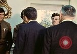 Standbild Pfadfinder treffen Präsident Richard Nixon Washington DC USA, 1974, aus Sekunde 45 historischem Filmmaterial Videoclip 65675071003