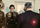 Standbild Pfadfinder treffen Präsident Richard Nixon Washington DC USA, 1974, aus Sekunde 48 historischem Filmmaterial Videoclip 65675071003