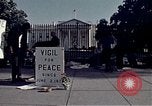 Standbild Anti-kriegs-Demonstration Washington DC USA, 1972, aus Sekunde 42 historischem Filmmaterial Videoclip 65675071005