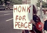 Standbild Weiße Haus Demonstrationen Washington DC USA, 1972, aus Sekunde 4 historischem Filmmaterial Videoclip 65675071006