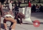 Standbild Weiße Haus Demonstrationen Washington DC USA, 1972, aus Sekunde 13 historischem Filmmaterial Videoclip 65675071006