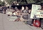 Standbild Weiße Haus Demonstrationen Washington DC USA, 1972, aus Sekunde 36 historischem Filmmaterial Videoclip 65675071006