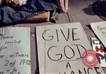 Standbild Weiße Haus Demonstrationen Washington DC USA, 1972, aus Sekunde 59 historischem Filmmaterial Videoclip 65675071006