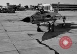 Standbild F-105D United States USA, 1961, aus Sekunde 15 historischem Filmmaterial Videoclip 65675071007