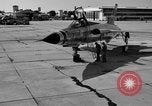 Standbild F-105D United States USA, 1961, aus Sekunde 16 historischem Filmmaterial Videoclip 65675071007