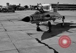 Standbild F-105D United States USA, 1961, aus Sekunde 21 historischem Filmmaterial Videoclip 65675071007