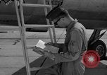 Standbild F-105D United States USA, 1961, aus Sekunde 26 historischem Filmmaterial Videoclip 65675071007
