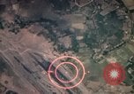 Standbild Luftangriffe Vietnam, 1967, aus Sekunde 12 historischem Filmmaterial Videoclip 65675071015