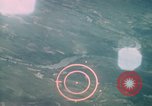 Standbild Luftangriffe Vietnam, 1967, aus Sekunde 24 historischem Filmmaterial Videoclip 65675071015