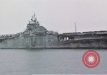 Standbild USS Shangri La Pazifik, 1945, aus Sekunde 7 historischem Filmmaterial Videoclip 65675071026