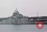Standbild USS Shangri La Pazifik, 1945, aus Sekunde 10 historischem Filmmaterial Videoclip 65675071026