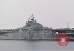 Standbild USS Shangri La Pazifik, 1945, aus Sekunde 12 historischem Filmmaterial Videoclip 65675071026