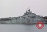 Standbild USS Shangri La Pazifik, 1945, aus Sekunde 14 historischem Filmmaterial Videoclip 65675071026