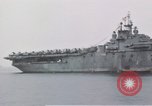 Standbild USS Shangri La Pazifik, 1945, aus Sekunde 17 historischem Filmmaterial Videoclip 65675071026