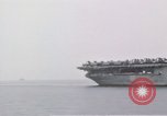 Standbild USS Shangri La Pazifik, 1945, aus Sekunde 22 historischem Filmmaterial Videoclip 65675071026