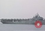 Standbild USS Shangri La Pazifik, 1945, aus Sekunde 23 historischem Filmmaterial Videoclip 65675071026