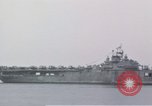 Standbild USS Shangri La Pazifik, 1945, aus Sekunde 24 historischem Filmmaterial Videoclip 65675071026