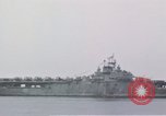 Standbild USS Shangri La Pazifik, 1945, aus Sekunde 26 historischem Filmmaterial Videoclip 65675071026