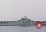 Standbild USS Shangri La Pazifik, 1945, aus Sekunde 29 historischem Filmmaterial Videoclip 65675071026