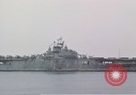 Standbild USS Shangri La Pazifik, 1945, aus Sekunde 31 historischem Filmmaterial Videoclip 65675071026