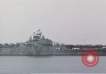 Standbild USS Shangri La Pazifik, 1945, aus Sekunde 33 historischem Filmmaterial Videoclip 65675071026