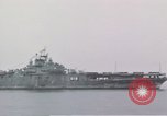 Standbild USS Shangri La Pazifik, 1945, aus Sekunde 36 historischem Filmmaterial Videoclip 65675071026