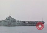 Standbild USS Shangri La Pazifik, 1945, aus Sekunde 38 historischem Filmmaterial Videoclip 65675071026