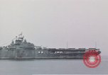 Standbild USS Shangri La Pazifik, 1945, aus Sekunde 39 historischem Filmmaterial Videoclip 65675071026