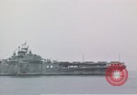 Standbild USS Shangri La Pazifik, 1945, aus Sekunde 40 historischem Filmmaterial Videoclip 65675071026