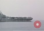 Standbild USS Shangri La Pazifik, 1945, aus Sekunde 45 historischem Filmmaterial Videoclip 65675071026