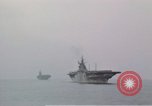 Standbild USS Shangri La Pazifik, 1945, aus Sekunde 47 historischem Filmmaterial Videoclip 65675071026