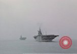 Standbild USS Shangri La Pazifik, 1945, aus Sekunde 49 historischem Filmmaterial Videoclip 65675071026