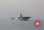 Standbild USS Shangri La Pazifik, 1945, aus Sekunde 51 historischem Filmmaterial Videoclip 65675071026