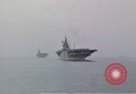 Standbild USS Shangri La Pazifik, 1945, aus Sekunde 52 historischem Filmmaterial Videoclip 65675071026