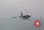Standbild USS Shangri La Pazifik, 1945, aus Sekunde 53 historischem Filmmaterial Videoclip 65675071026