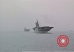 Standbild USS Shangri La Pazifik, 1945, aus Sekunde 54 historischem Filmmaterial Videoclip 65675071026