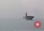 Standbild USS Shangri La Pazifik, 1945, aus Sekunde 60 historischem Filmmaterial Videoclip 65675071026