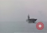 Standbild USS Shangri La Pazifik, 1945, aus Sekunde 61 historischem Filmmaterial Videoclip 65675071026