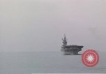 Standbild USS Shangri La Pazifik, 1945, aus Sekunde 62 historischem Filmmaterial Videoclip 65675071026