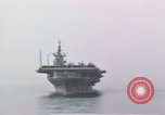 Immagine di USS Shangri La Oceano Pacifico, 1945, secondo 16 filmato di repertorio 65675071027